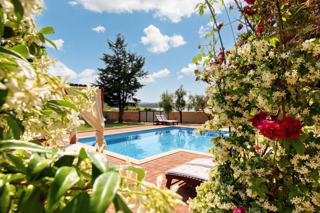 Holiday Home Giardino Marino Pomer Exterior photo
