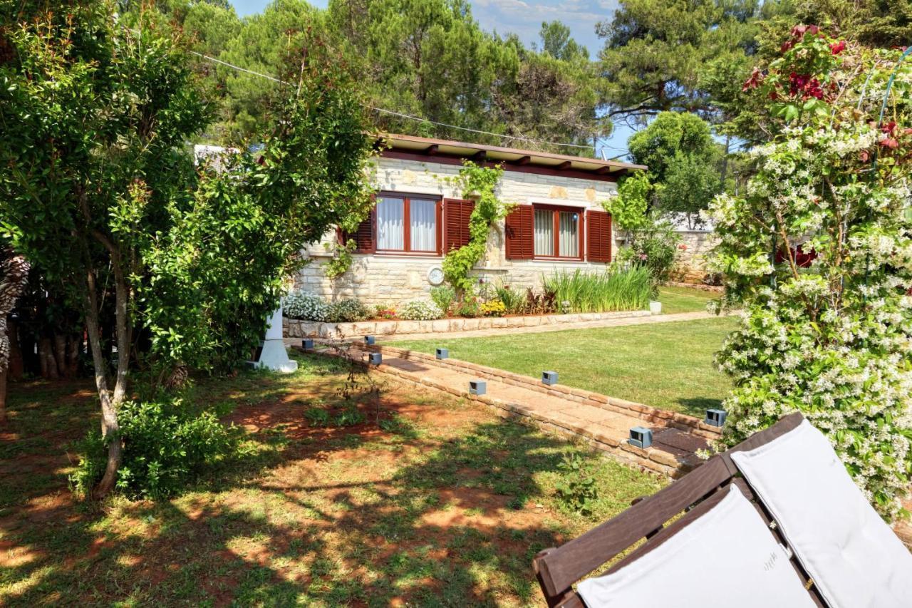 Holiday Home Giardino Marino Pomer Exterior photo